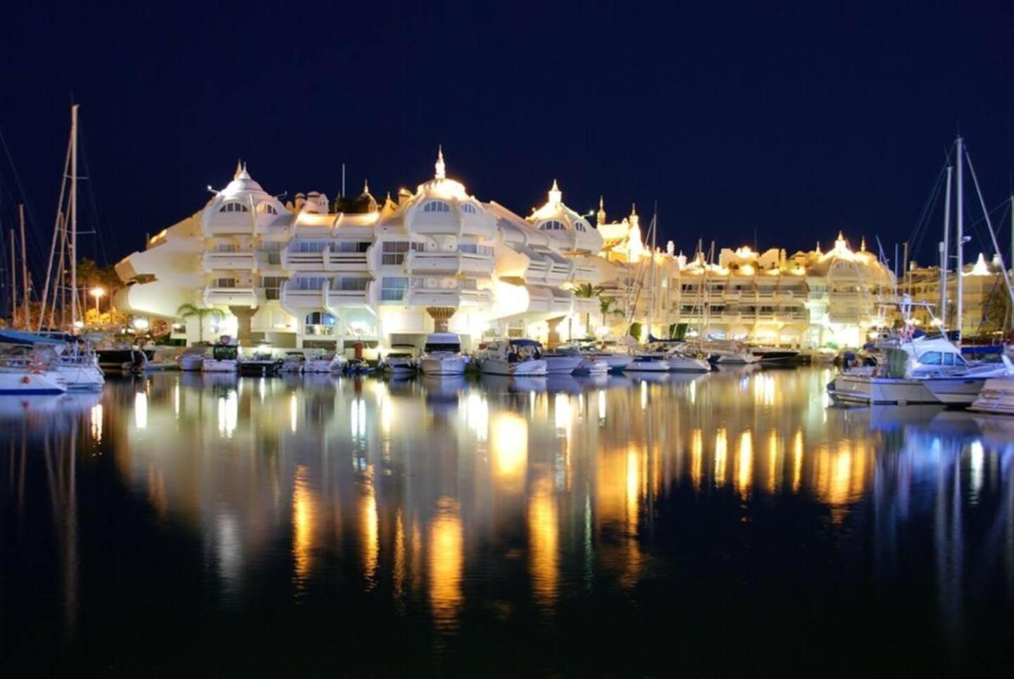 Apartamento Con Vistas Al Mar Cerca Del Puerto Benalmadena Exterior photo